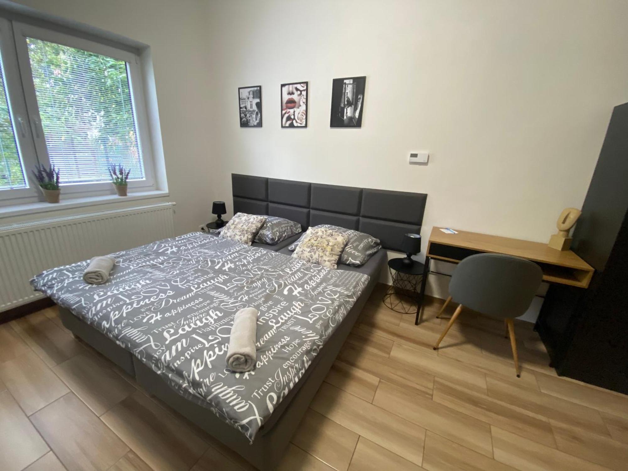 Cerna Ruze - Apartman 7 Plzeň Extérieur photo
